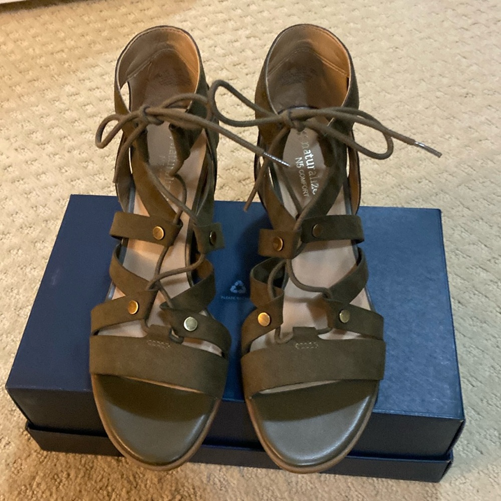 Naturalizer sandals